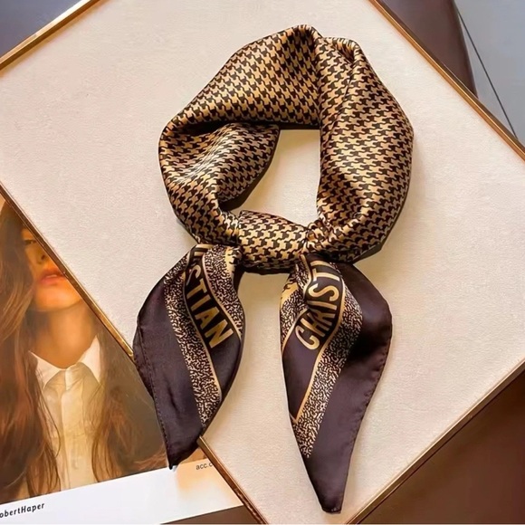 Luxury scarf white and black 27”x27” in for all seasons and silk touch - Picture 1 of 4